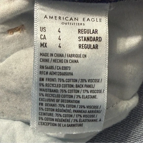 American Eagle Mom Jean Strigid Womens Sz 4 Distressed Thrashed Y2K Casual - Picture 8 of 9